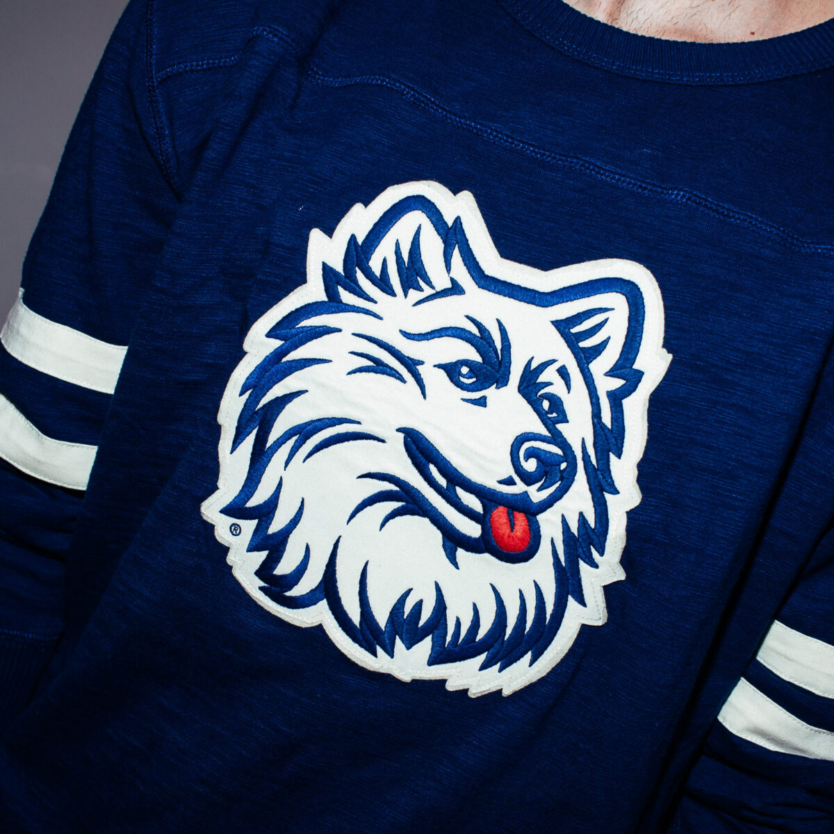 College Team Huskies Sweatshirt kaufen